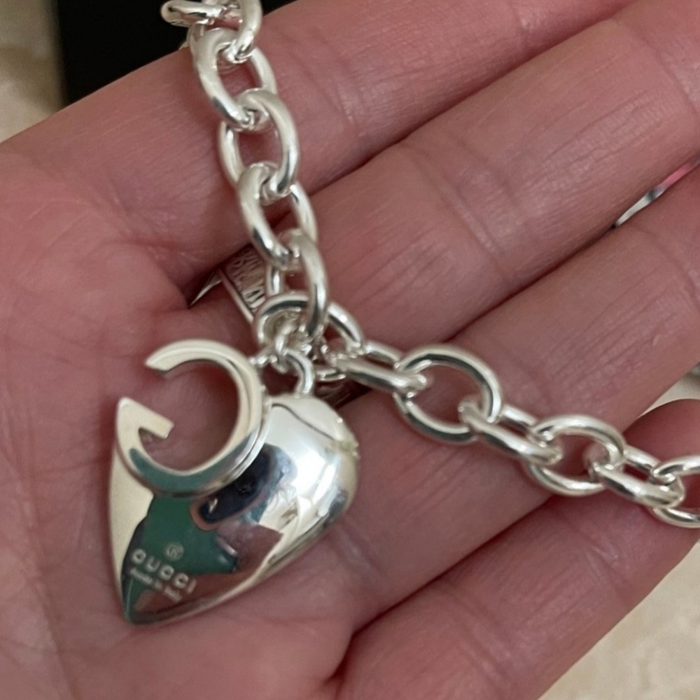 Gucci Silver Heart Charm Bracelet - Picture 2 of 2